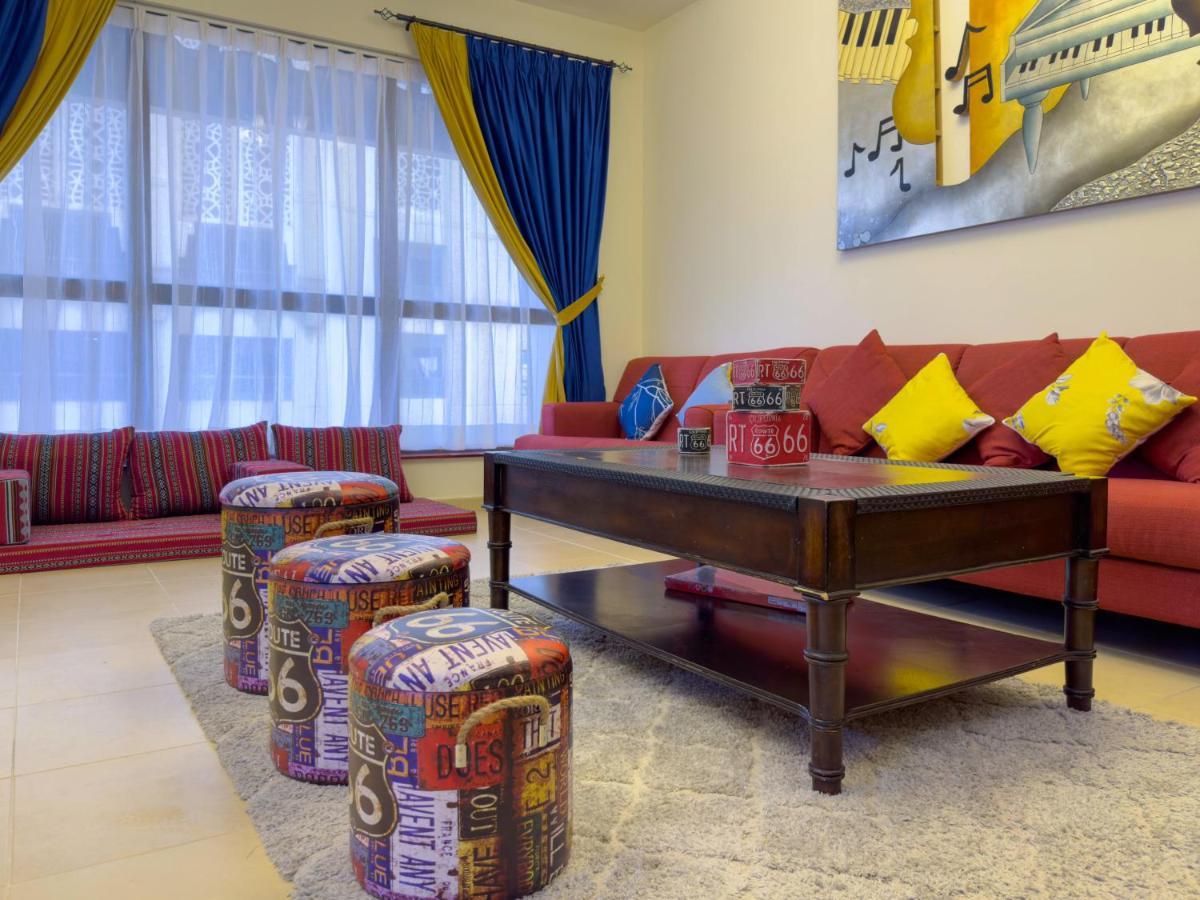 Route 66 Beach Hostel Dubai Buitenkant foto