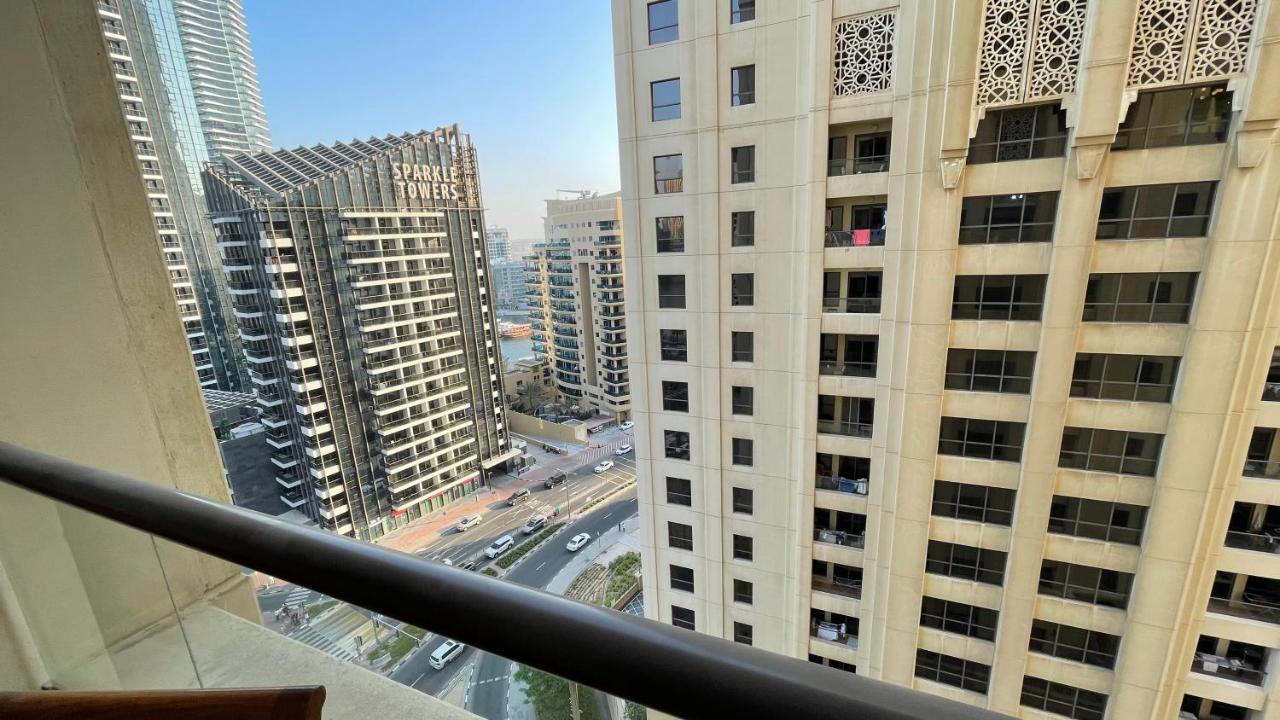 Route 66 Beach Hostel Dubai Buitenkant foto