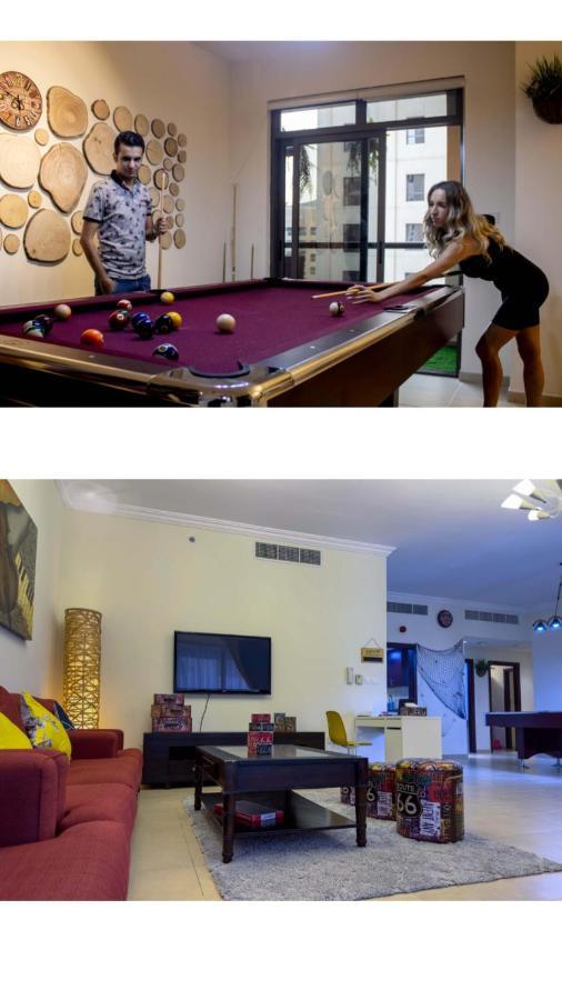 Route 66 Beach Hostel Dubai Buitenkant foto